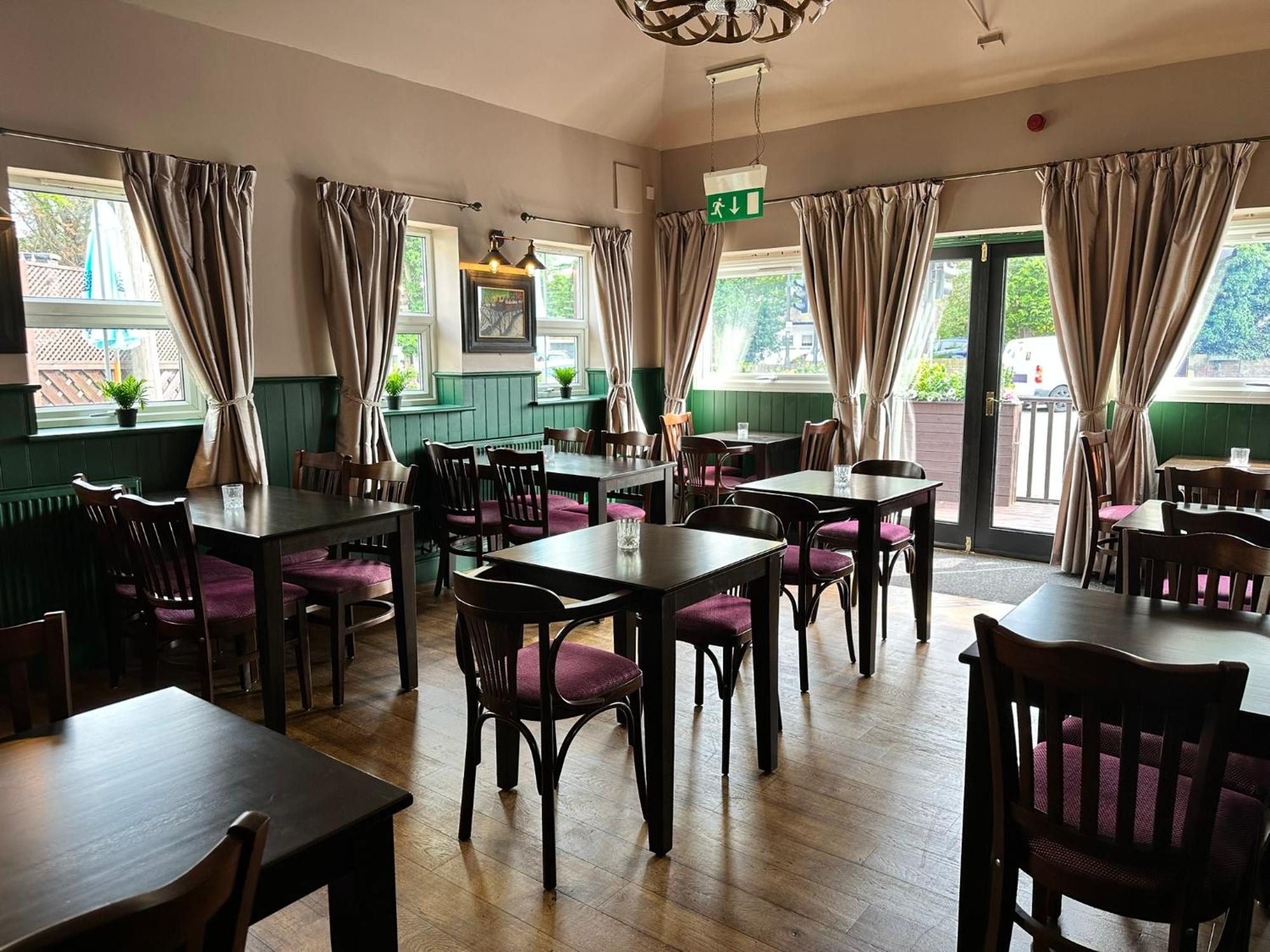 The Prince Albert Pub & Hotel Виндзор Экстерьер фото